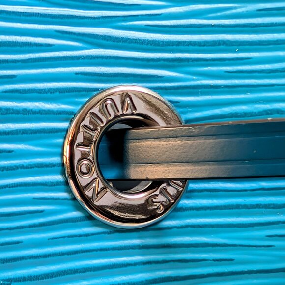 Louis Vuitton Noé BB Bag in Epi Leather with LV Strap and Charm - Picture 12 of 17